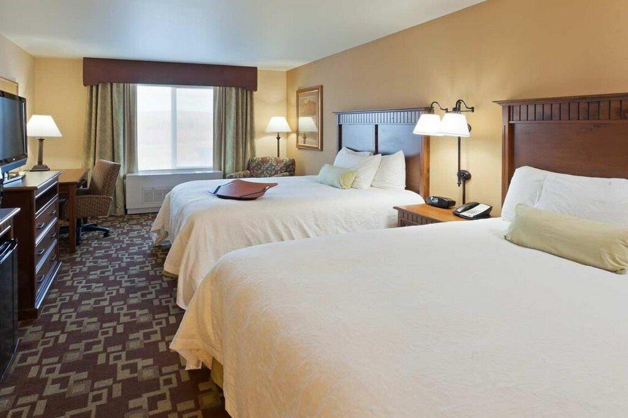 Hampton Inn & Suites Фэрбанкс Экстерьер фото