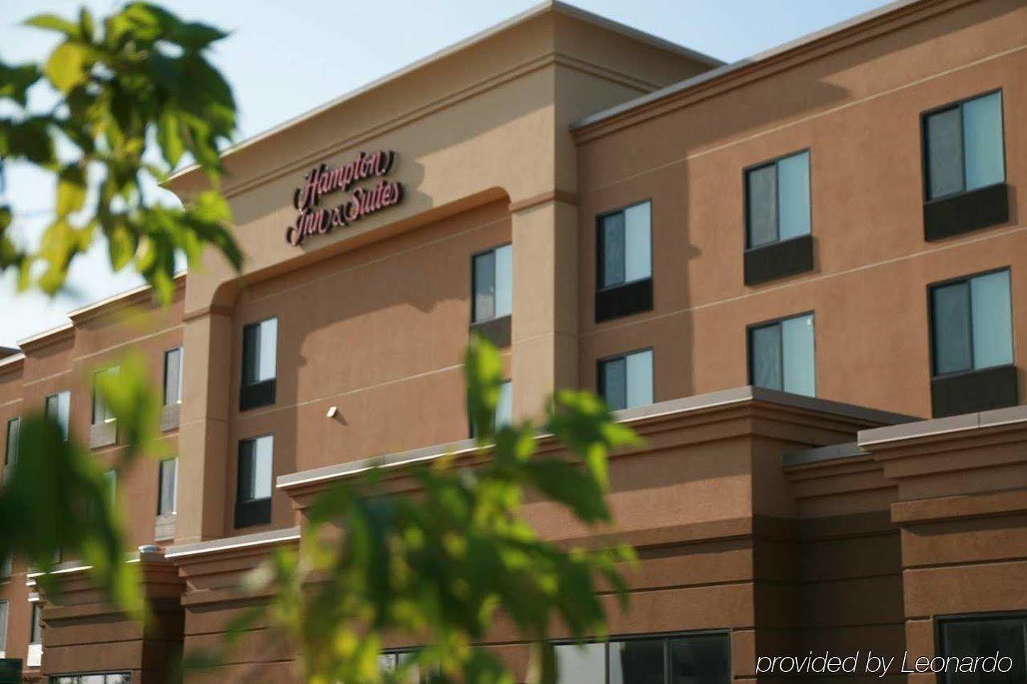 Hampton Inn & Suites Фэрбанкс Экстерьер фото